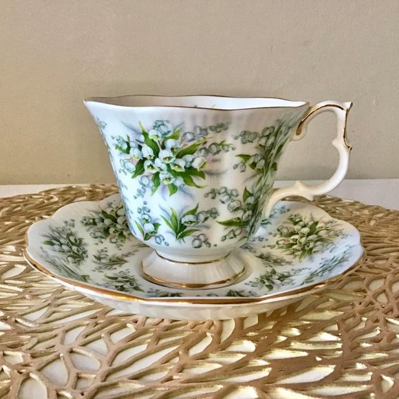 Royal Albert Tea cup and Saucer Set